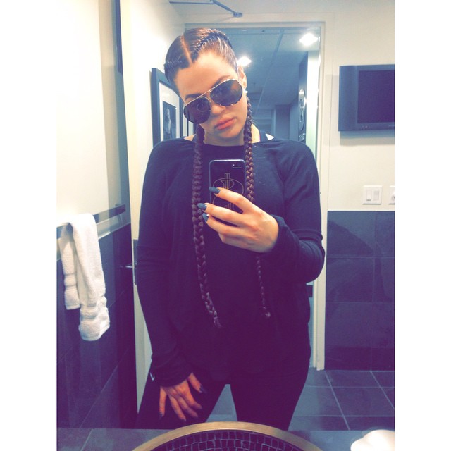 Who doesn't love an early morning bathroom selfie?!?...