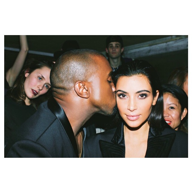 Creepiest photo bomb ever #HideSharpObjects ...