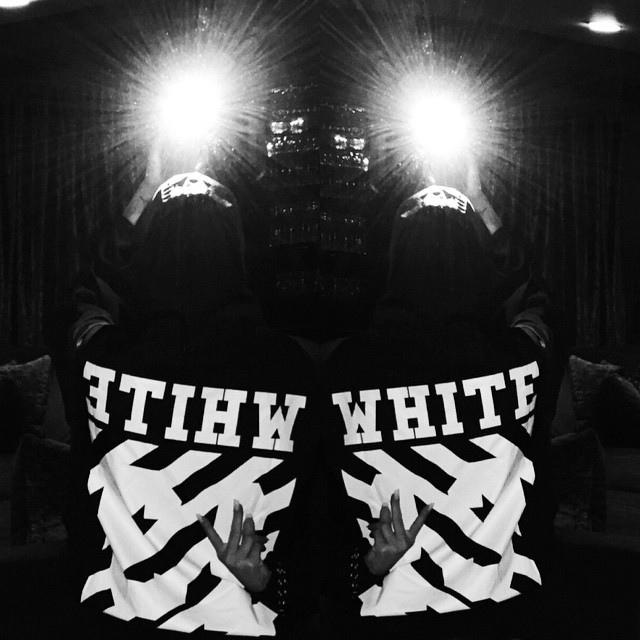 Early morning vibes #OffWhite...