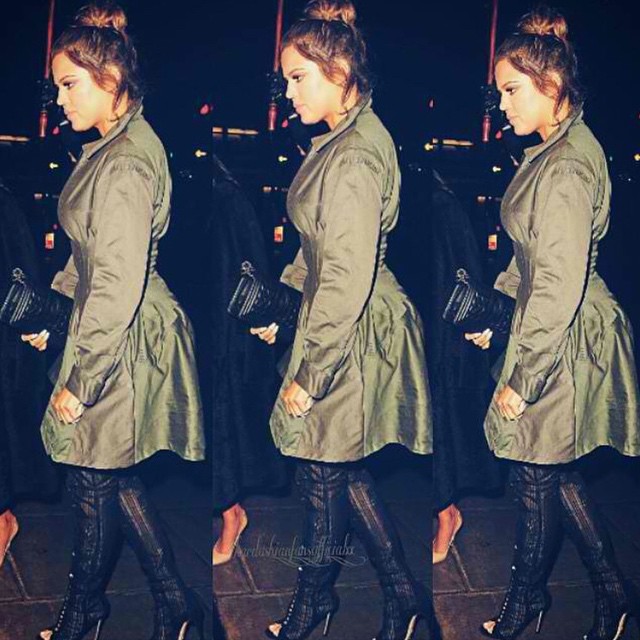 London Look number 2: Dress: Herman
Boots: Gianvito Rossi, lace thigh high
Bag: ...