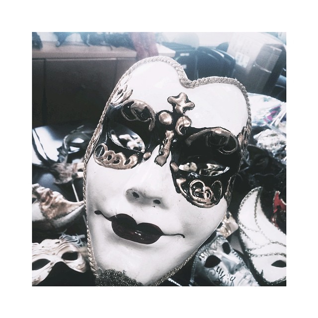 masks so pretty || I never can recognize anyone these days...