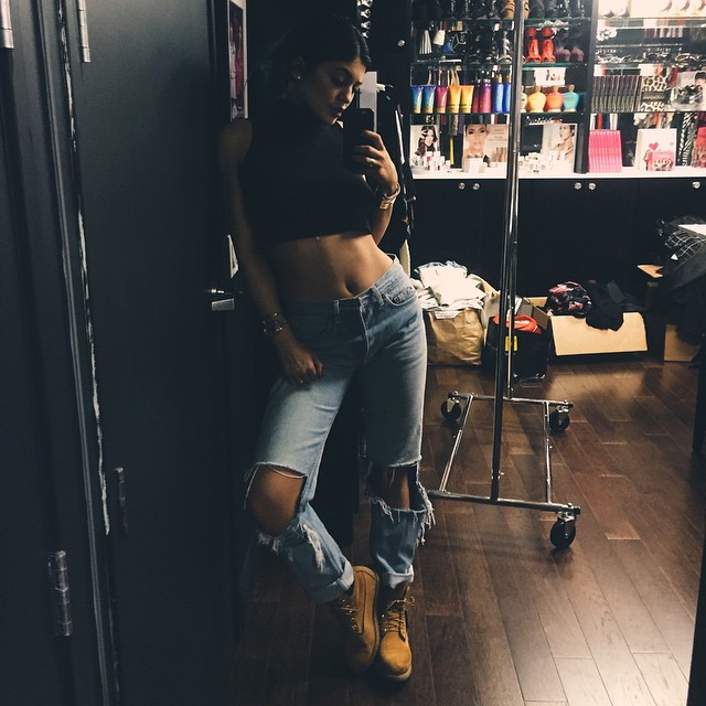 waiting for this bitch named tiffany in my @sorellaboutique jeans...