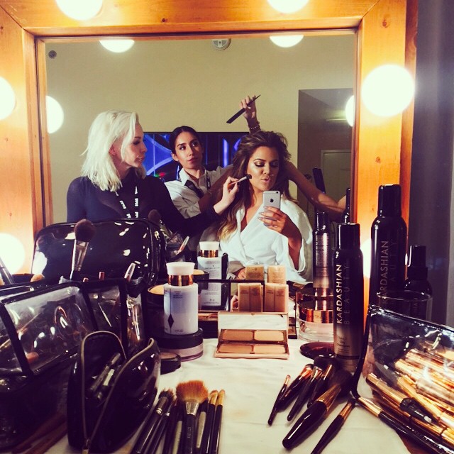 A little behind the scenes situation with @jenatkinhair and @joycebonelli. #EAft...