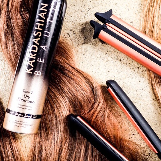 Day 2 hair calls for some @kbeautyhair dry shampoo! Thank you @rubarlena for cap...