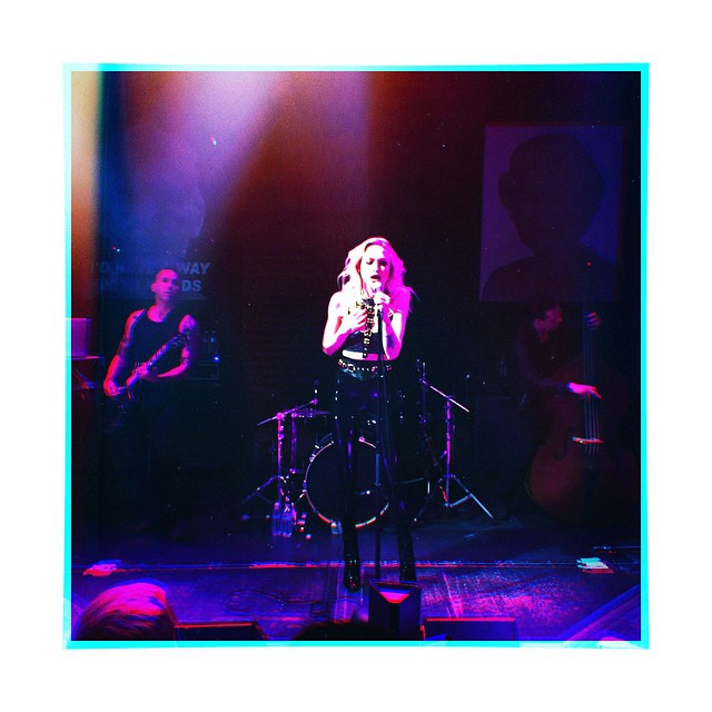 She's even more perfect in person || finally caught The Dame live...