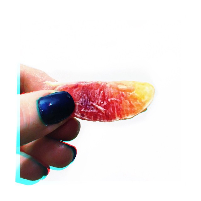 shoutout to this blood orange slaying tha gradient fruit game...