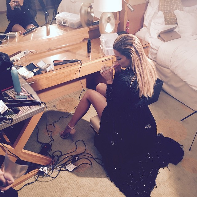 A little moment by myself (not) before the E After Party!!! Glam by @joycebonell...