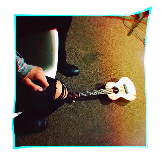 writing songs // righting wrongs || cc: @thenvrndng @kylecmoore  #squirewontgram...