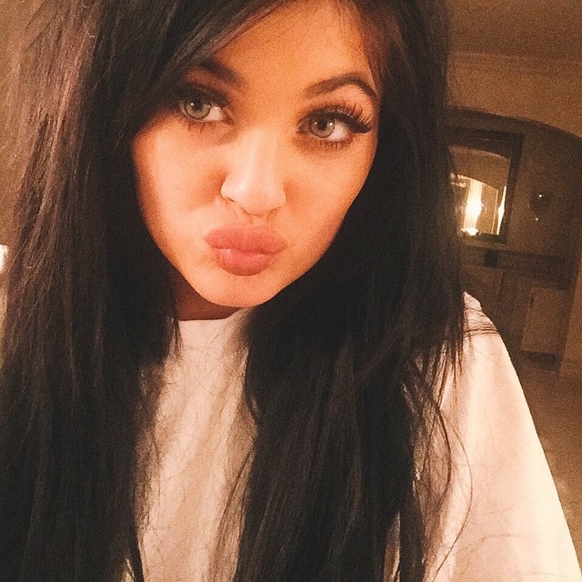 Hehe my sneak peak vid of my contact look they put on me got bigger than I inten...