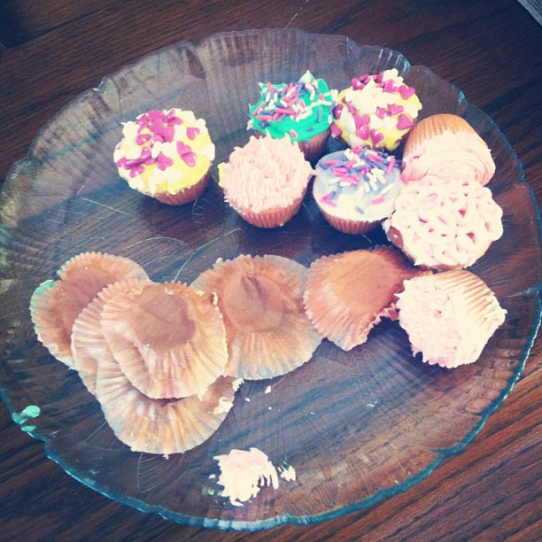 Looks like the cupcakes went over pretty well @billygadrow...