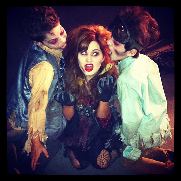 my favourite zombies OMNOMNOM-ing my brains:...