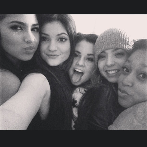 @jasminevillegas @broganburnside @jacque_rae @nicolereneelove ...