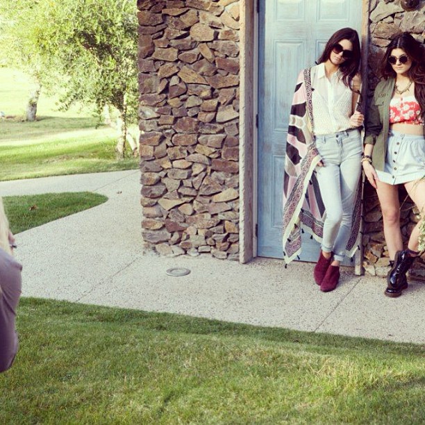 Behind the scenes snap from our @PacSun shoot with @HarperSmithPhoto. Register n...