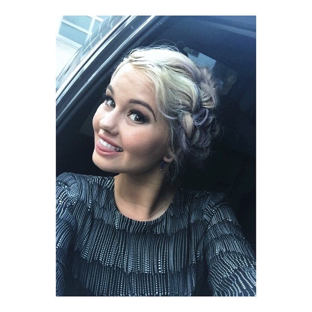En route to @elleusa Women In Music! // Stoked to see some wildly talented frien...