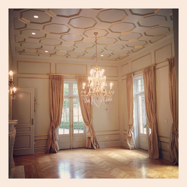 Empty dining room in my soon to be new home #veryexcited :)...