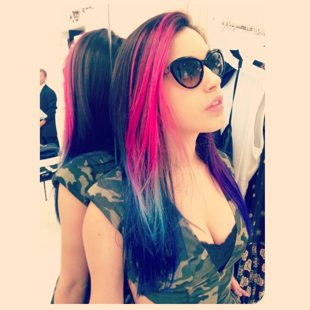 Telanas new hair > ...