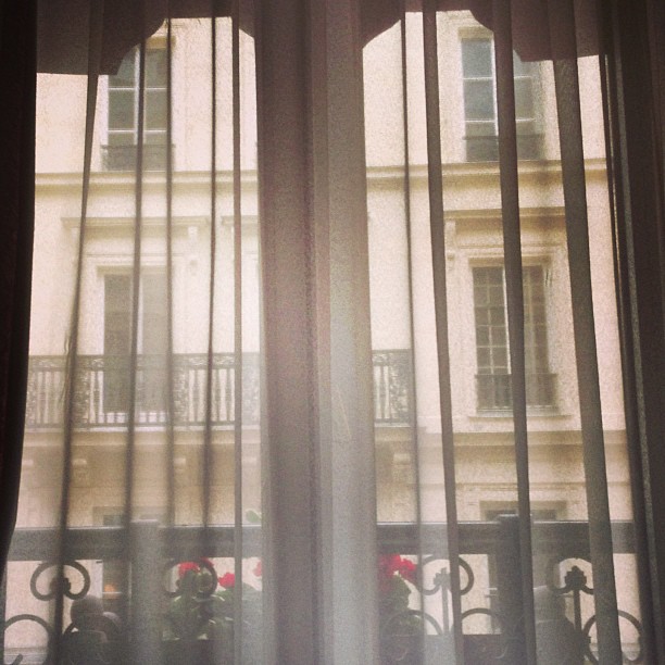Salut, Paris!...
