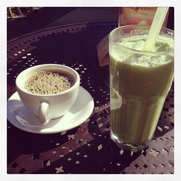 Urth Cafe @iputtheeconomyonmyback...