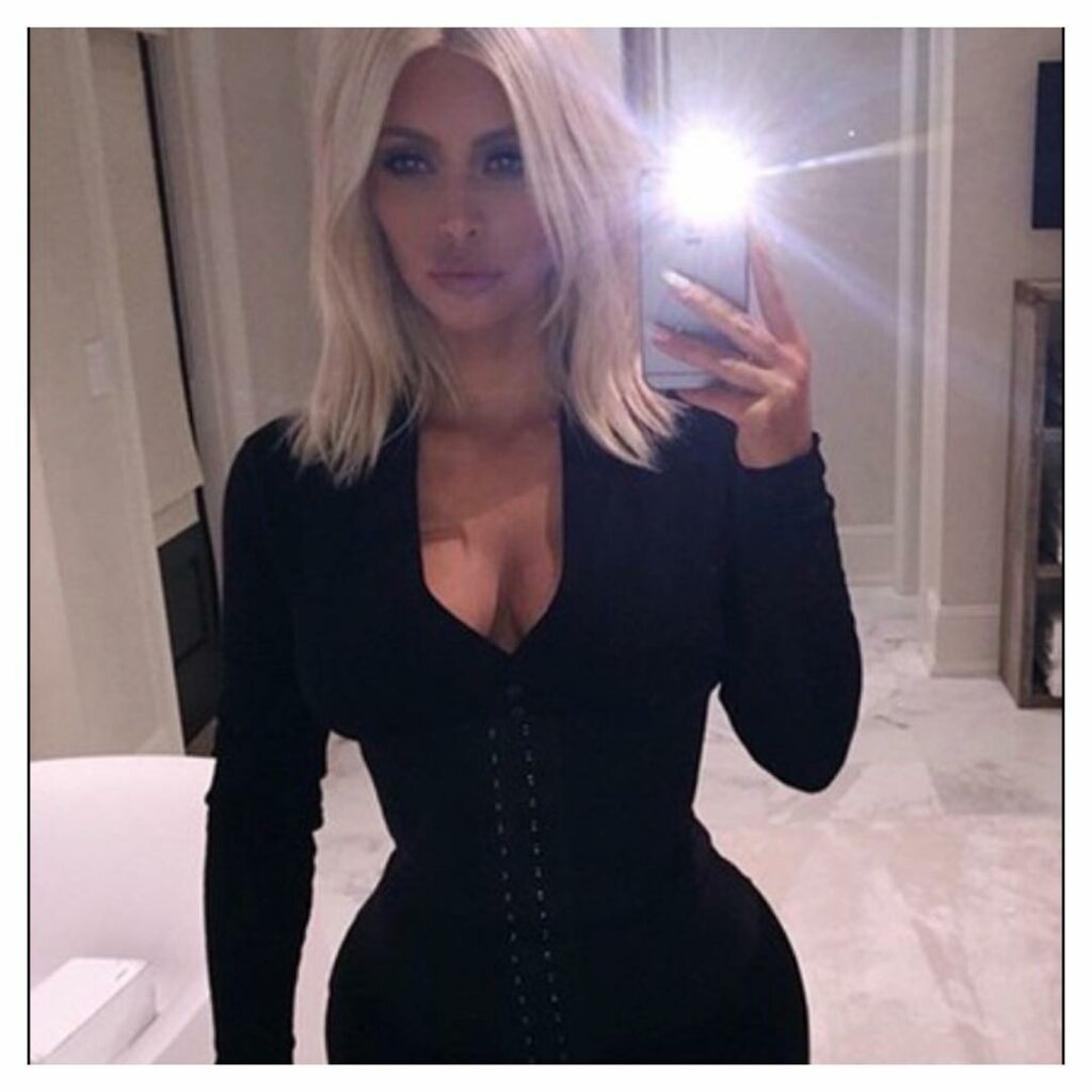 #ad #TBT to my blonde hair & my @premadonna87 waist trainer @waistgangsociety! I...