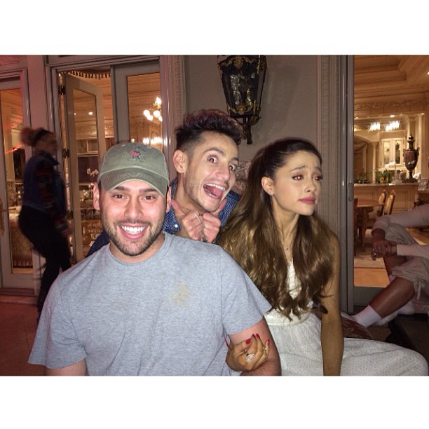 this photo says so much @scooterbraun @frankiejgrande...