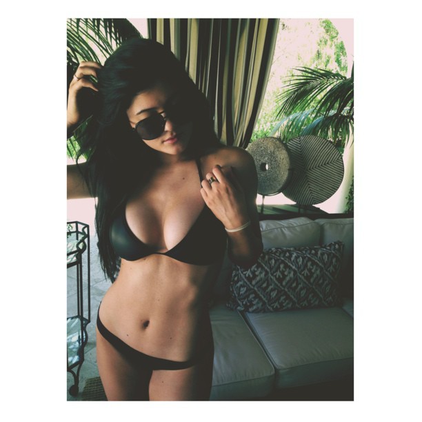 pool day with @jordynwoods...