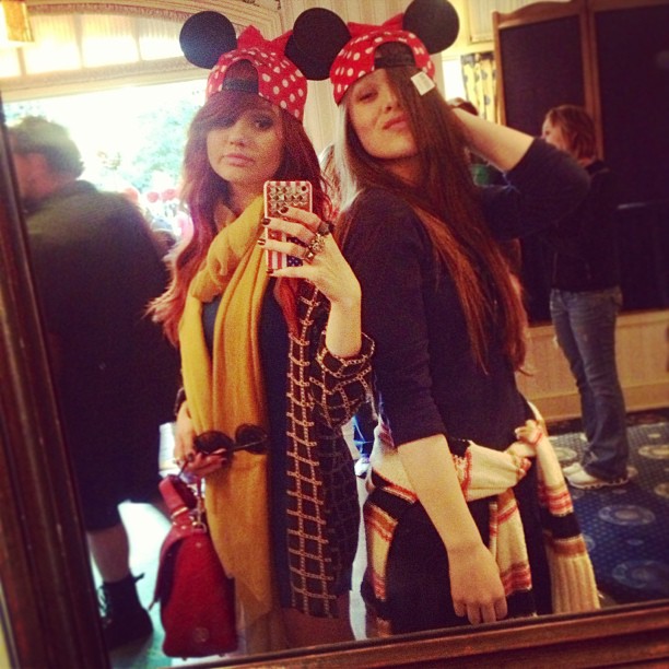 TBT @Disneyland with my main mouse, @HaileeSteinfeld ...