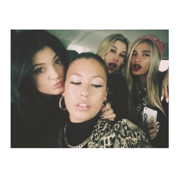 @telana11 @haileybaldwinnn @princesspiamia ...
