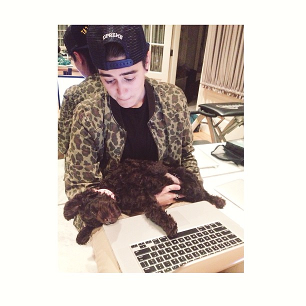 Ophelia fell asleep on @youngastronaut's lap... So in love with her #ophelia...