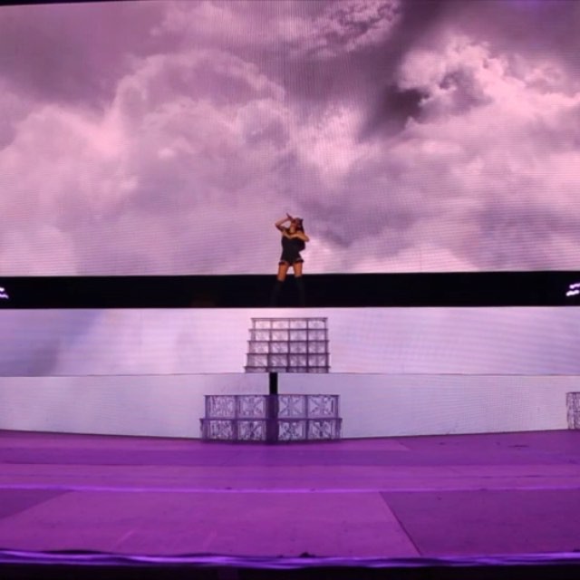 but we hold on yeh. i miss the cloud but these outdoor venues are so much fun  ....