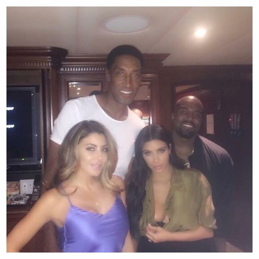 A little blurry, wasn't ready for the pic yet, fixing my shirt but it's the only...