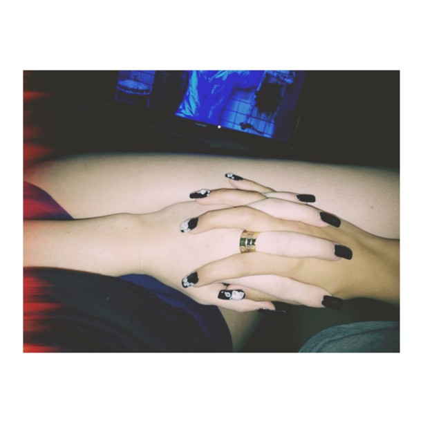 scary movies && cake baking :) #girltime @princesspiamia...