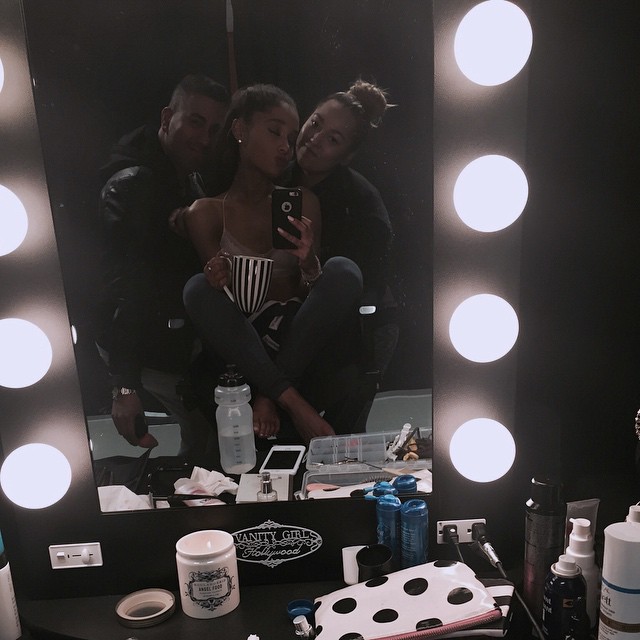 sippin moonlight tea before the show tn @dalinaway @beautybydchinchilla...