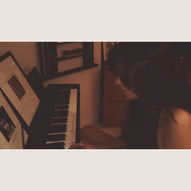idk how to play but i found a piano somewhere and probably could've spent foreve...