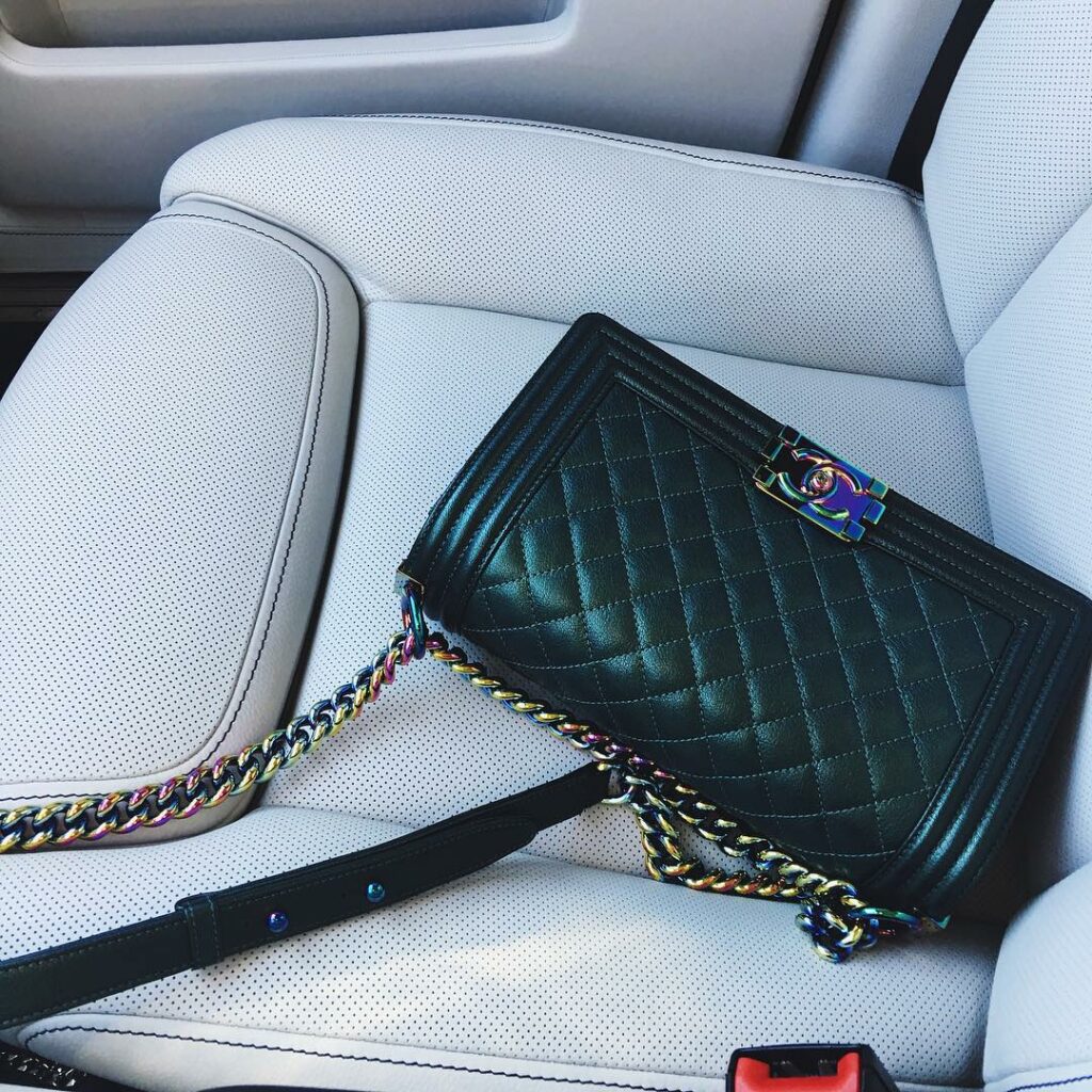 I never thought I was the Boy Bag type girl. But I just couldn't resist this one...