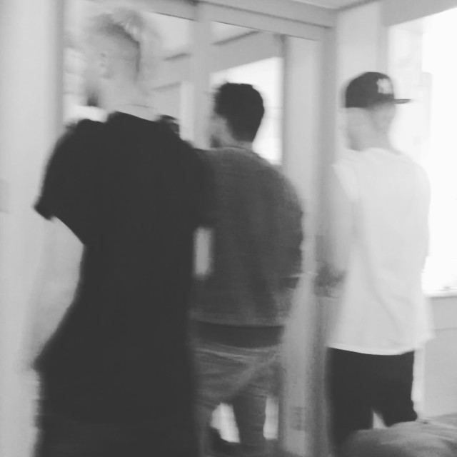 lmaooooooooo @iamskot @brilovelife @isaacboots (I was too lazy to get up so Isaa...