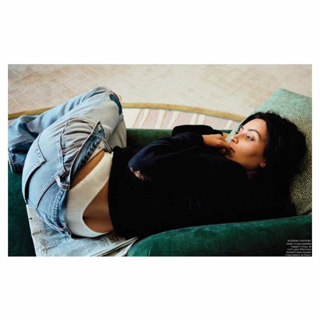 Chillin #VogueSpain #KimNoFilter...