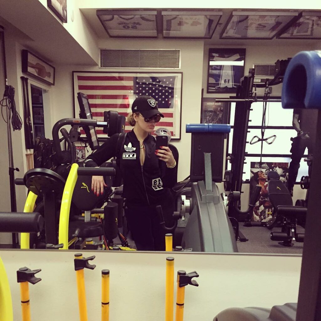 Starting my week off the best way I know how with @gunnarfitness  #TeamFitness...