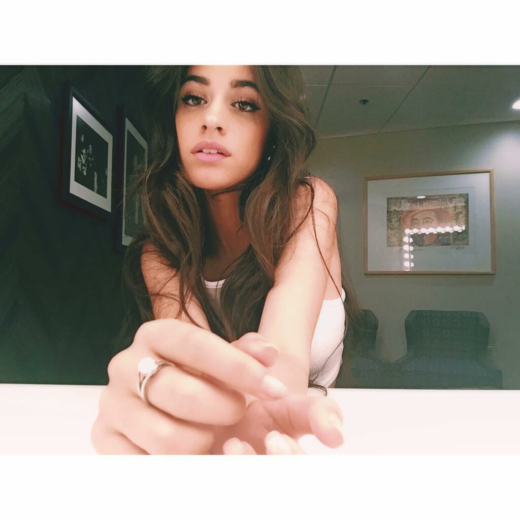 i want to hold your heart in both hands...