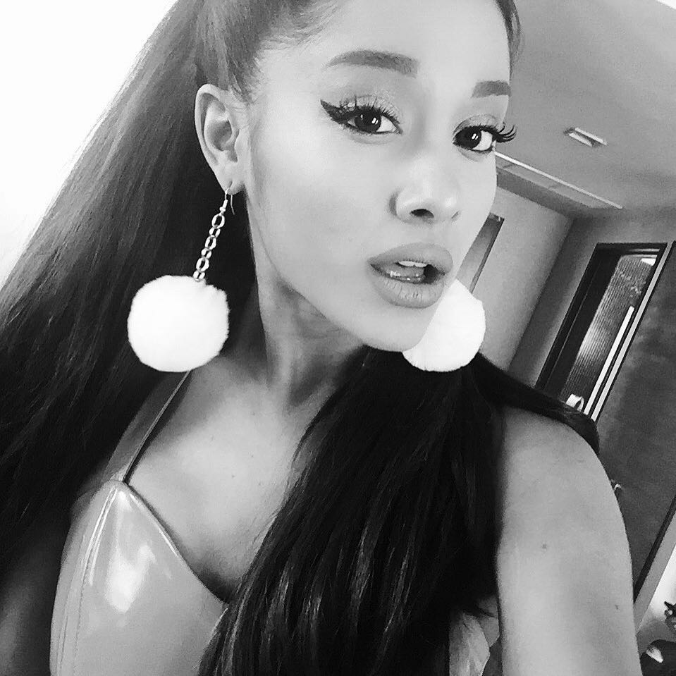 earrings to match my #Ari bottle for launch day ...