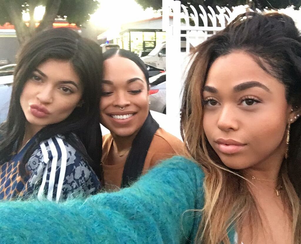my lady friends @heathersanders_ @jordynwoods...