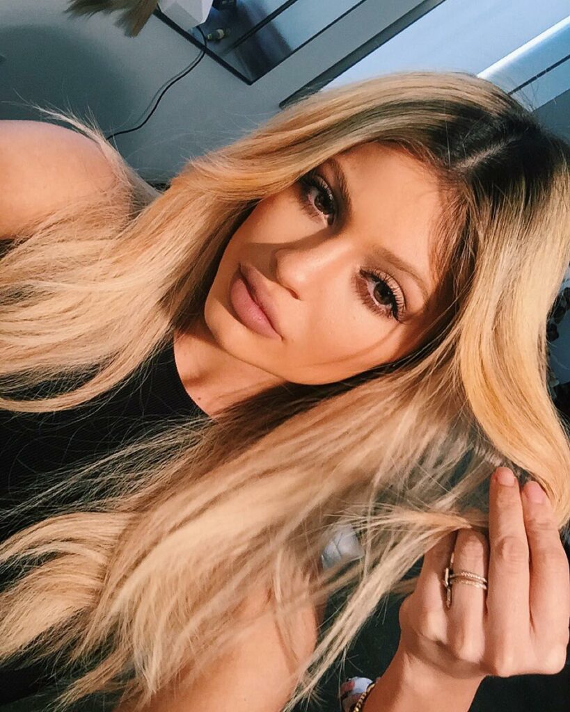Next step: a haircut by @jenatkinhair and blonde brows by @joycebonelli. I'm sho...