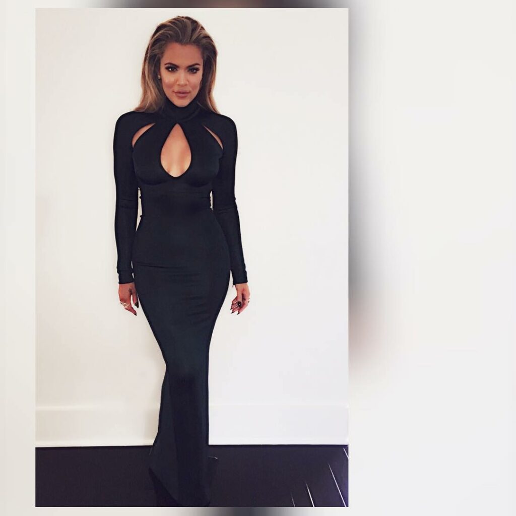 For those of you asking for wardrobe details By @monicarosestyle
TODAY...@mugler...