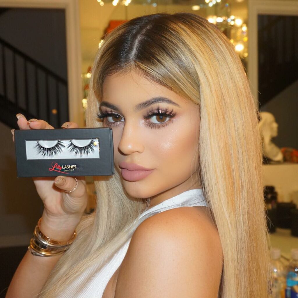 #ad Everyone always wants to know what lashes I wear. My favorite are @LillyLash...