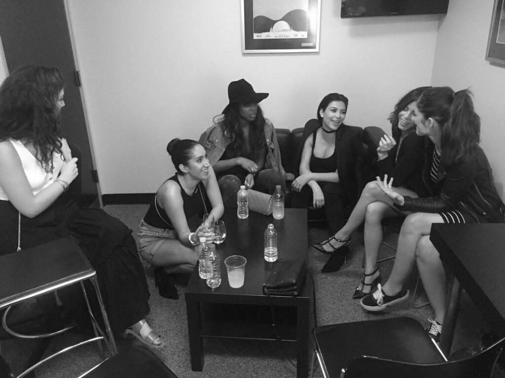 Backstage at the Bowl @LordeMusic @jenatkinhair @kellyrowland @jennaldewan @mink...