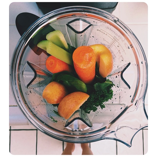 Saturday blend.

#juice #basics #kale #spinach #carrot #celery #apple #ginger #f...