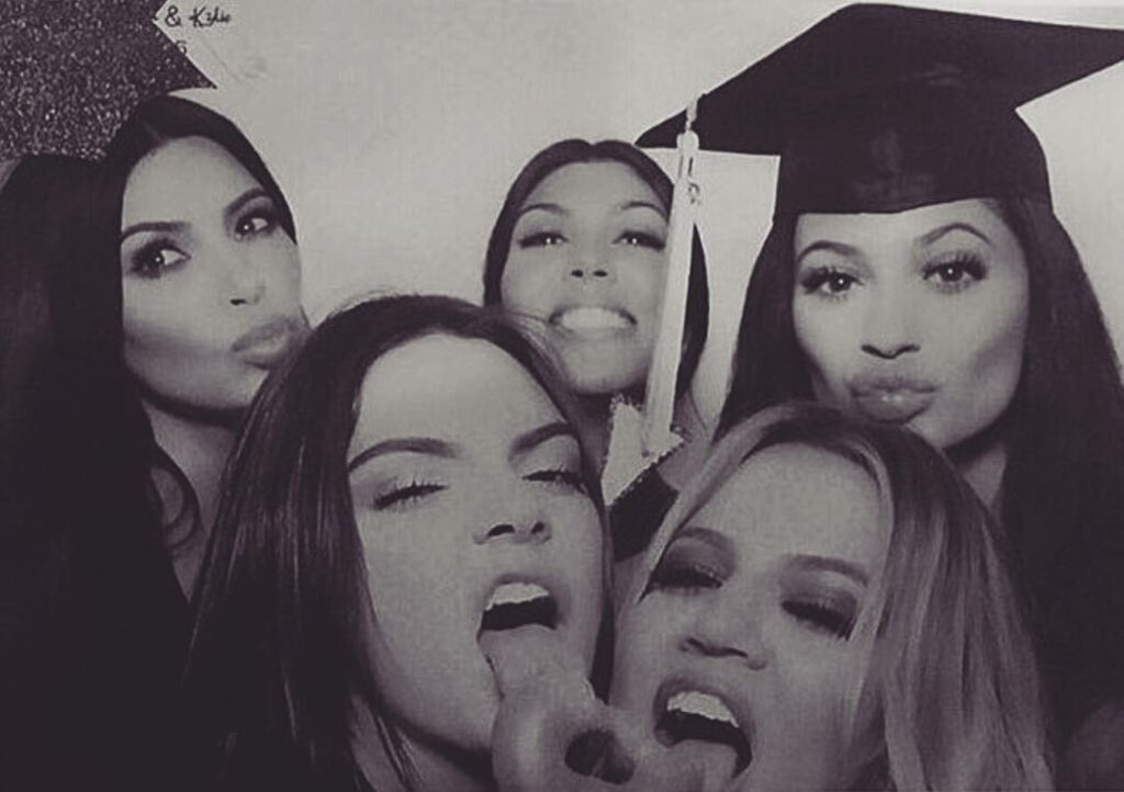 I love this pic from Kendall & Kylie's graduation party! East Coast let's watch ...