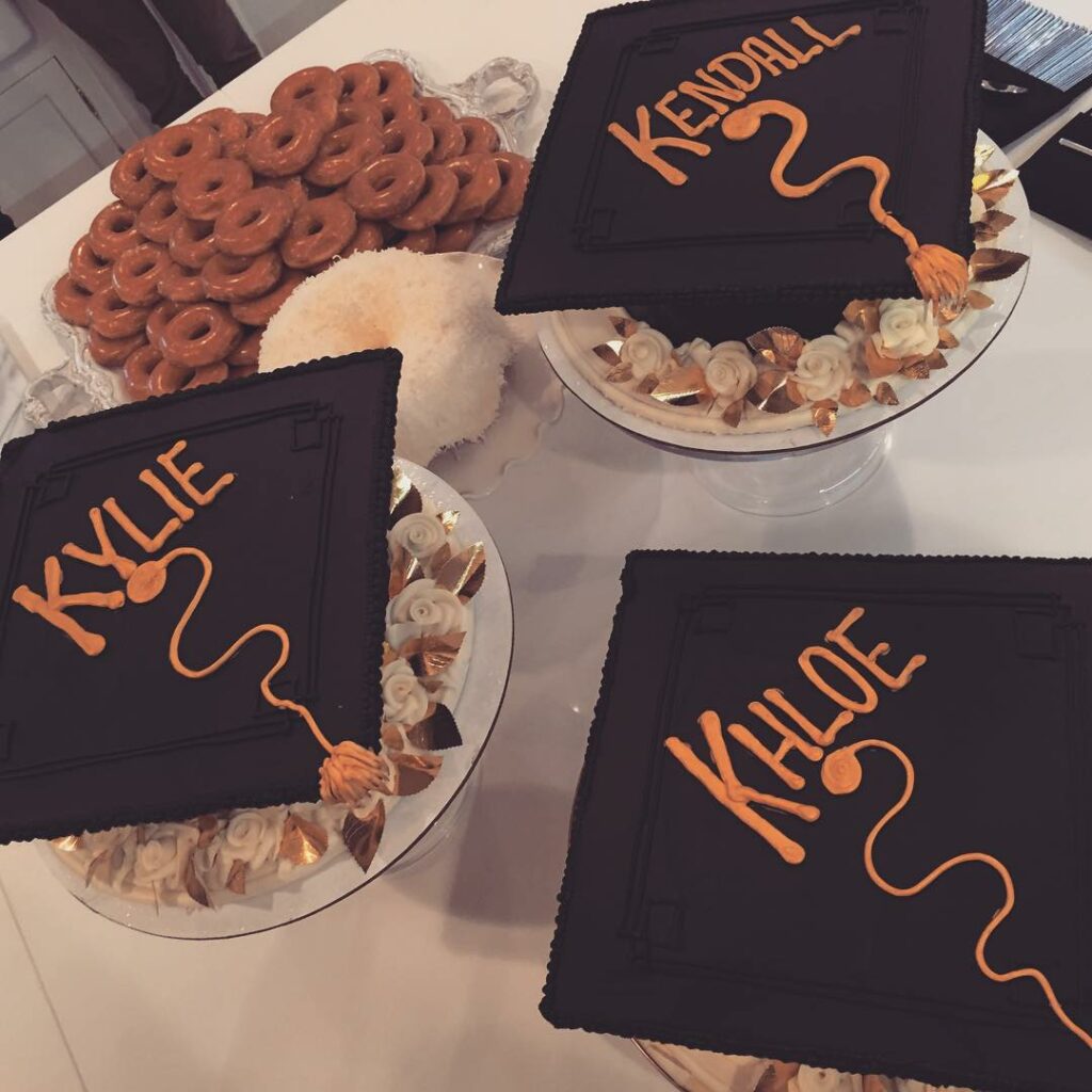 Tune into Keeping Up with The Kardashians TONIGHT on E! 9/8 c Don't miss the gra...