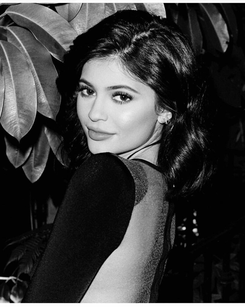 @gq...
