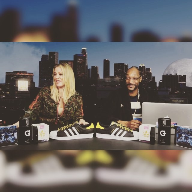 Watch me and uncle @snoopdogg chit chat on the latest GGN @merryjane! I love thi...