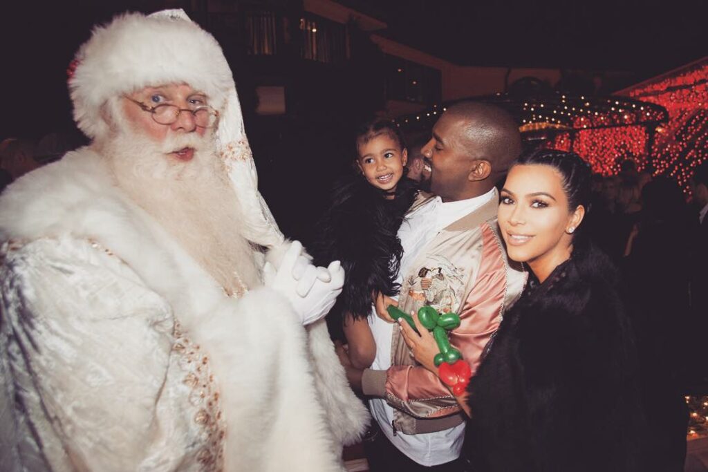 Christmas Eve 2015. I put up tons of pics on my app! Xoxo...
